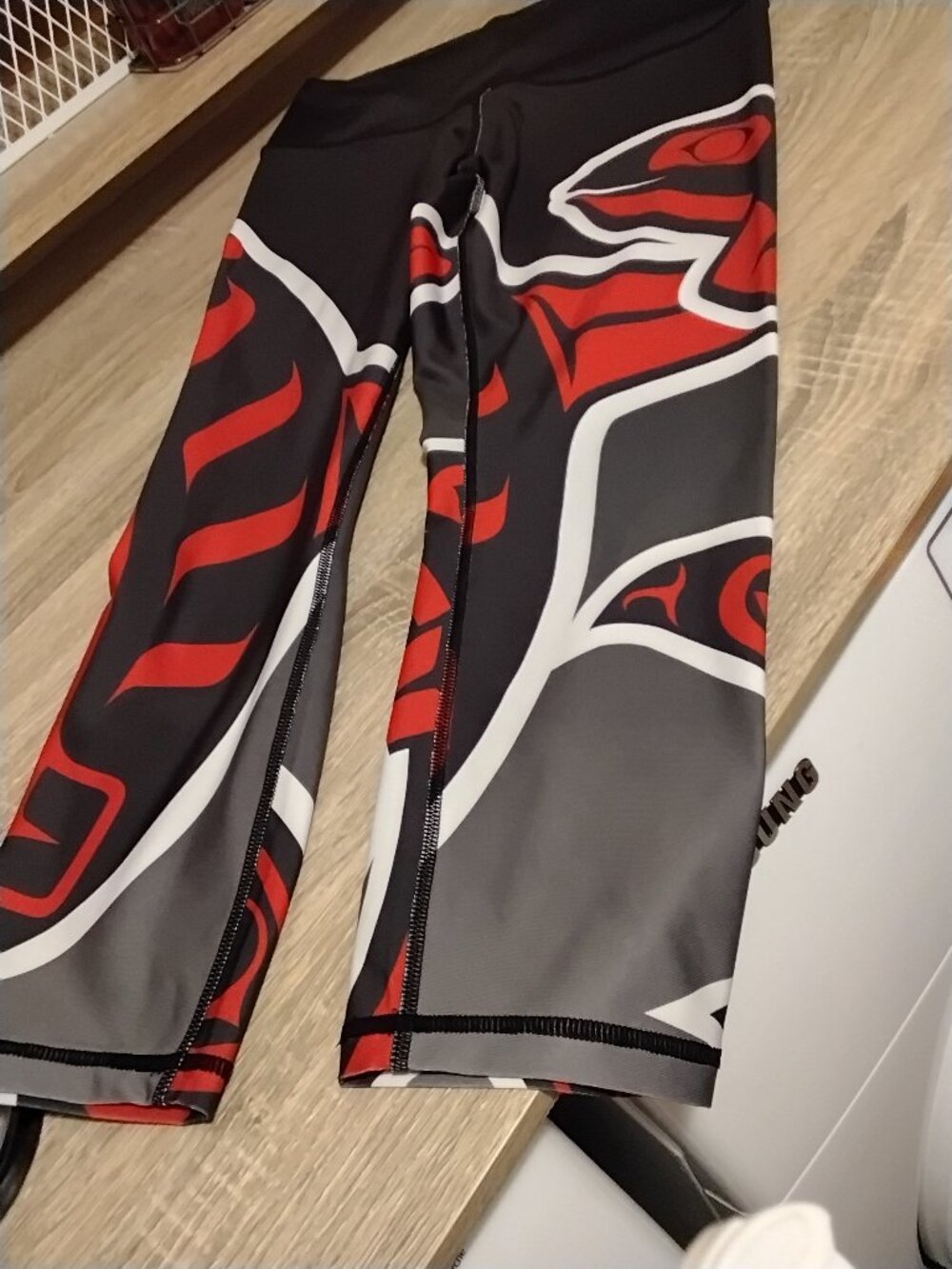 Woman designer leggings    Nominou size small  new